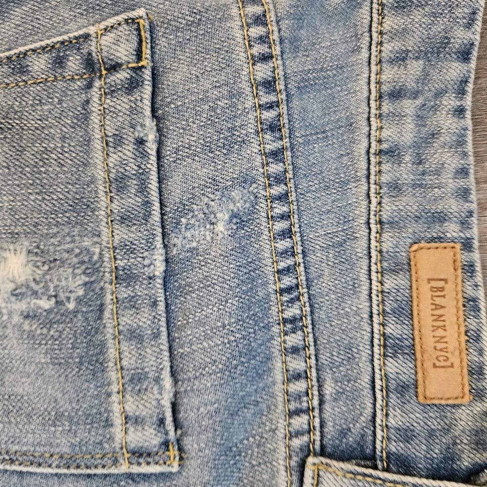 Blanknyc Star Studded Crop Jean Light wash Sz 26 - Picture 4 of 14